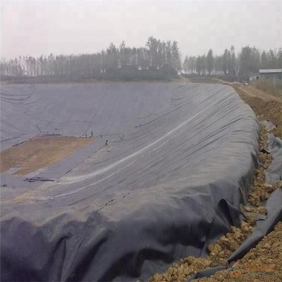 HDPE 지오 엠브레인 300 롤 물탱크 농장 연못 펌프용 플라스틱 라인어 너비 2m-8m 파란색