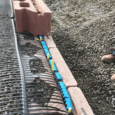 낮은 검은색 220kN PP HDPE 단축 지그리드 벽 및 도로 장착을 위해 50m